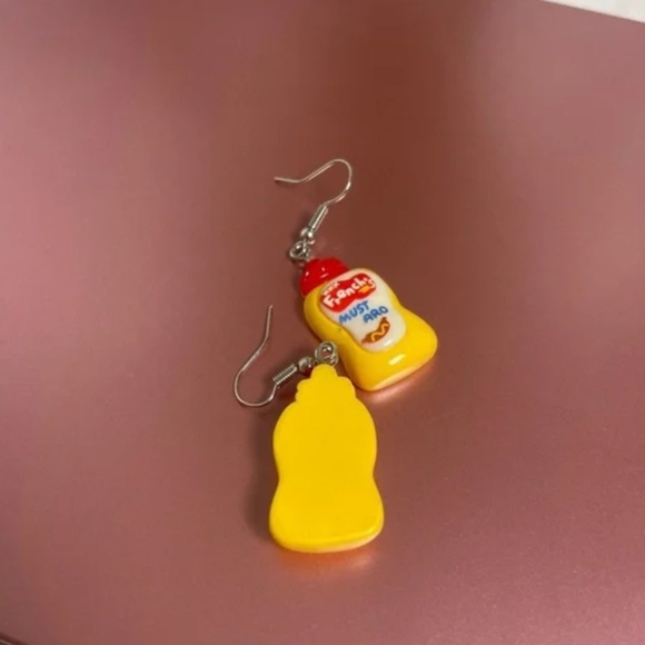 ❤️ FREE Mustard Food Snack Pop Art Artsy Chic Trendy Charm Jam Hip Drop Earrings - Picture 3 of 5